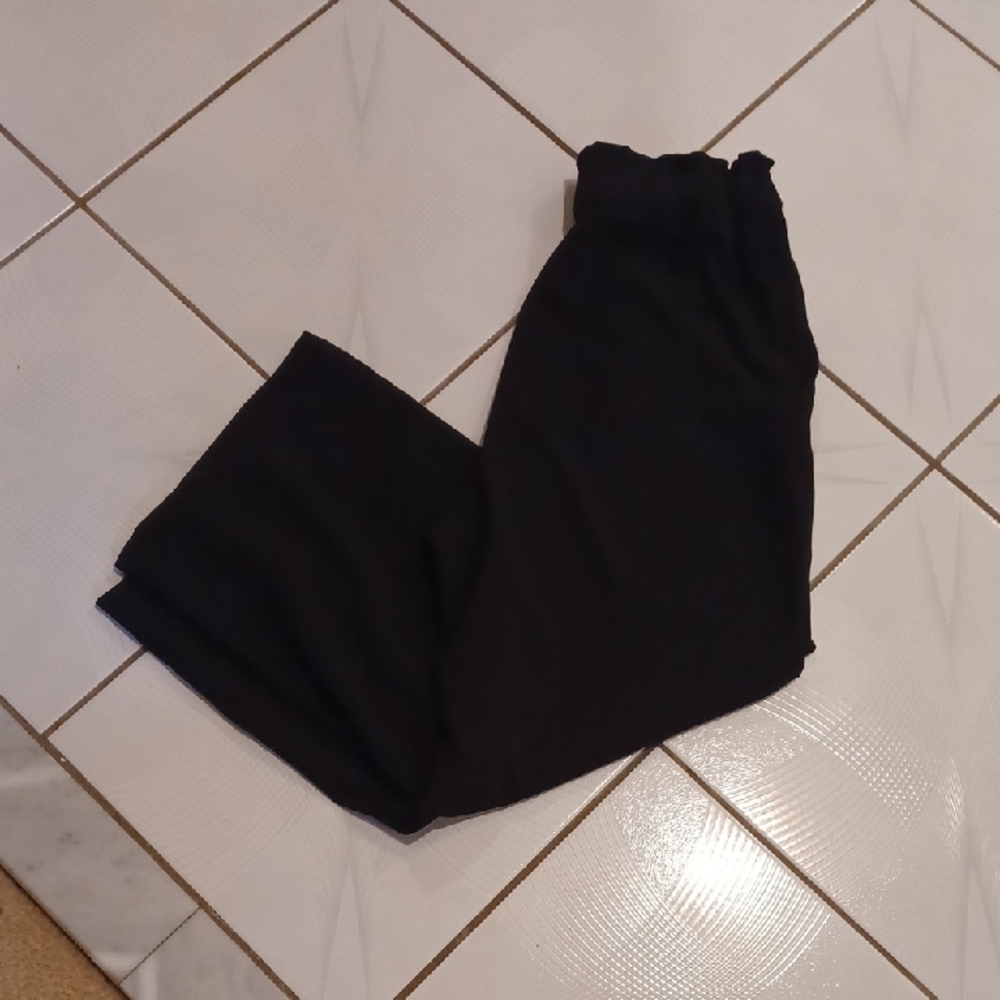 4/$60 Black Lightweight Wide Leg Pants - Size 2